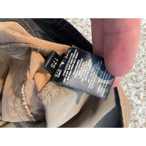 Kuhl Shorts Adult 33 Brown Outdoor Hike Climb Camp Pockets Logo Mens - Picture 9 of 12